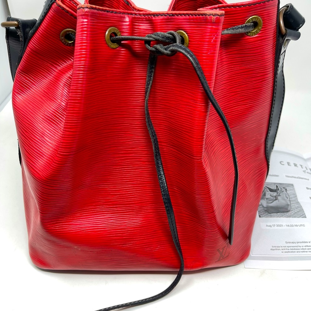 Louis Vuitton Epi Leather Noe Bucket Bag!